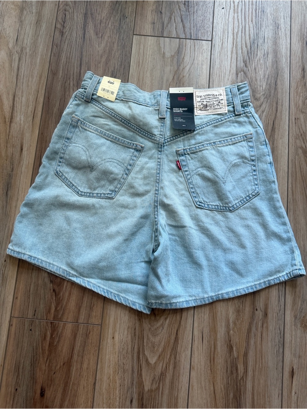 Levi's High Baggy Linen+ Denim Lightweight Shorts Light Blue Wash NWT 27 - Picture 4 of 11